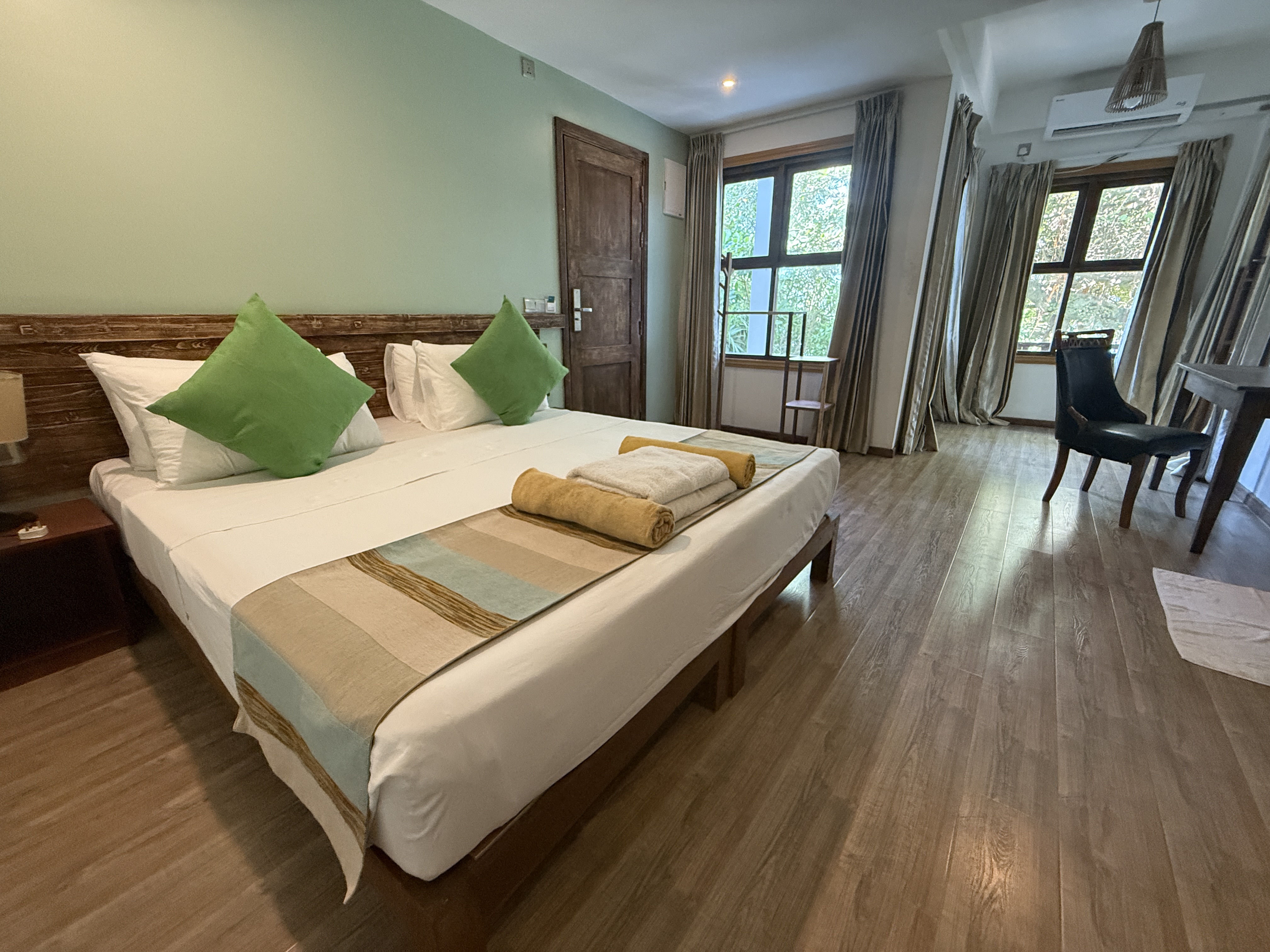 Sea View Suite - Image 3